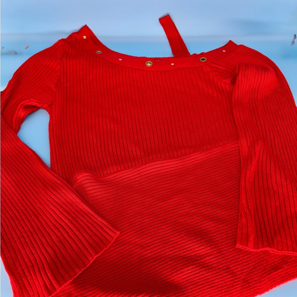 VENUS Off-the-Shoulder Red Sweater